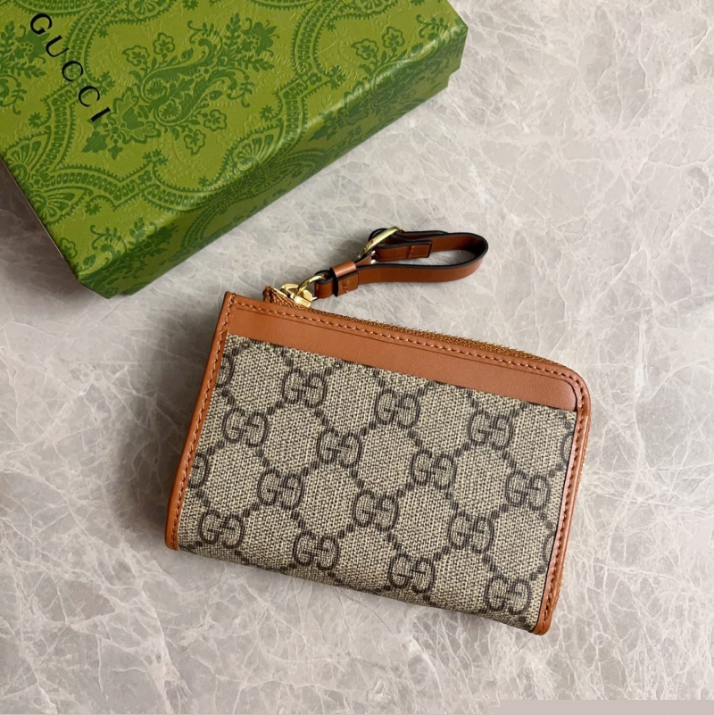 G*u*i wallets & purse